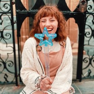 Meet your Posher, Caroline